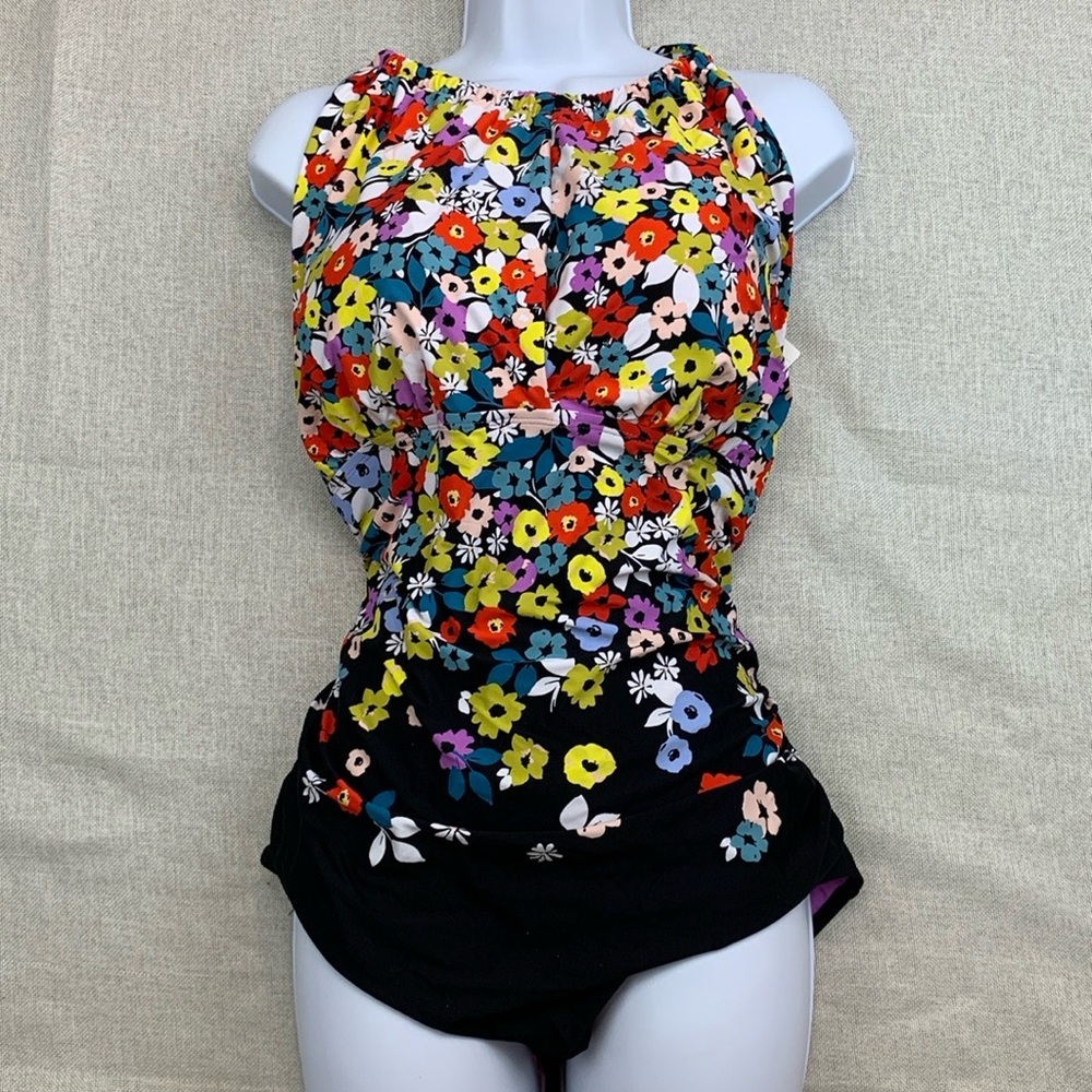 Anne Cole Signature Women Plus Size High-Neck One-Piece Swimsuit Size 18W